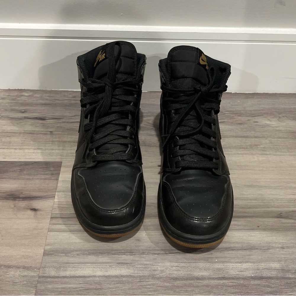 Nike Jordan 1 Gum Bottom